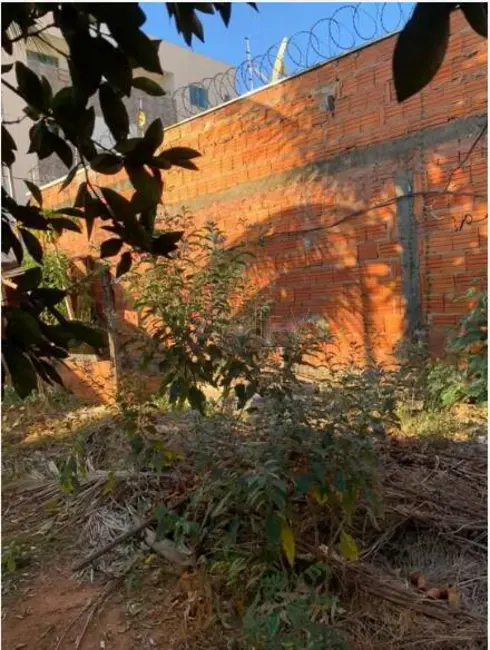 Foto 4 de Terreno / Lote à venda, 240m2 em Santa Lúcia, Montes Claros - MG