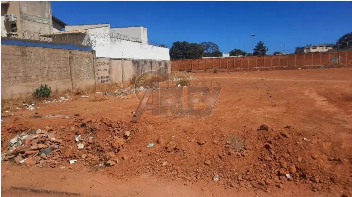Foto 1 de Terreno / Lote à venda, 348m2 em Santo Antônio, Montes Claros - MG