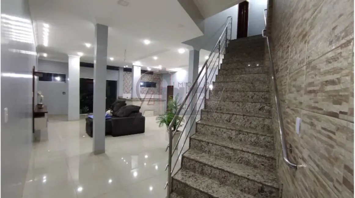 Foto 3 de Casa com 5 quartos à venda em Canelas, Montes Claros - MG