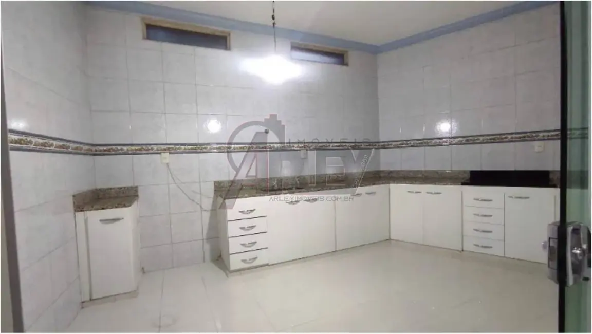 Foto 6 de Casa com 5 quartos à venda em Canelas, Montes Claros - MG