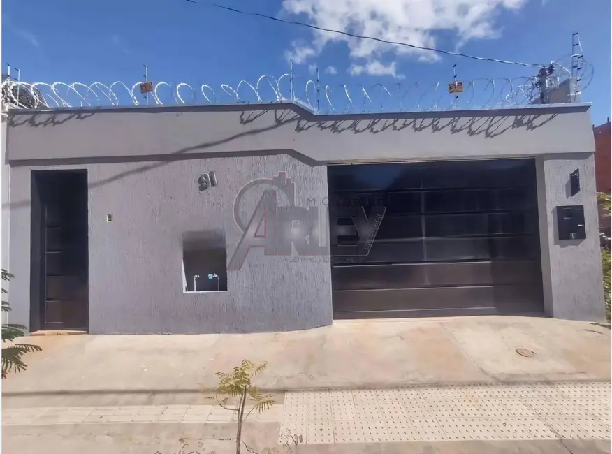 Casa com 2 quartos à venda, 180m2 em Montes Claros - MG - imagem 2 Foto 2 de Casa com 2 quartos à venda, 180m2 em Montes Claros - MG