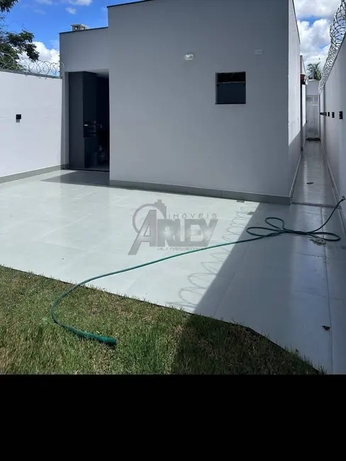 Foto 3 de Casa de Condomínio com 3 quartos à venda, 248m2 em Montes Claros - MG