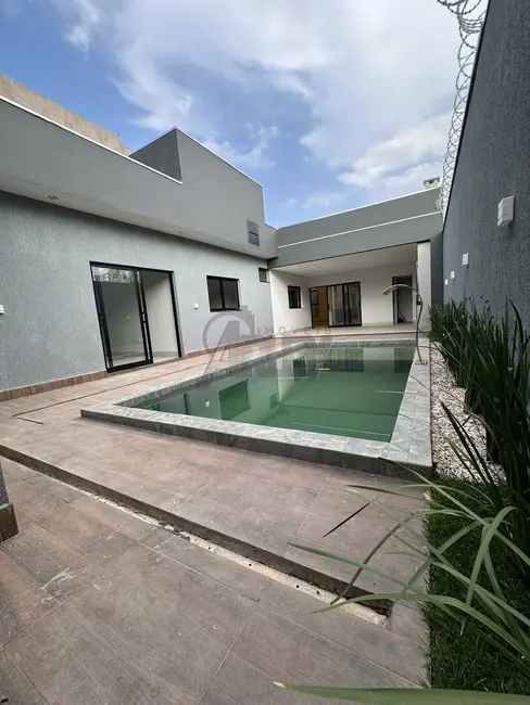 Foto 3 de Casa de Condomínio com 3 quartos à venda, 300m2 em Morada do Sol, Montes Claros - MG