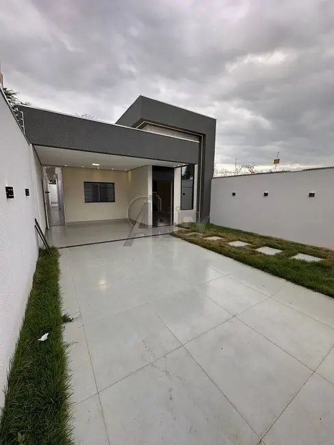 Foto 1 de Casa com 3 quartos à venda e para alugar, 248m2 em Montes Claros - MG