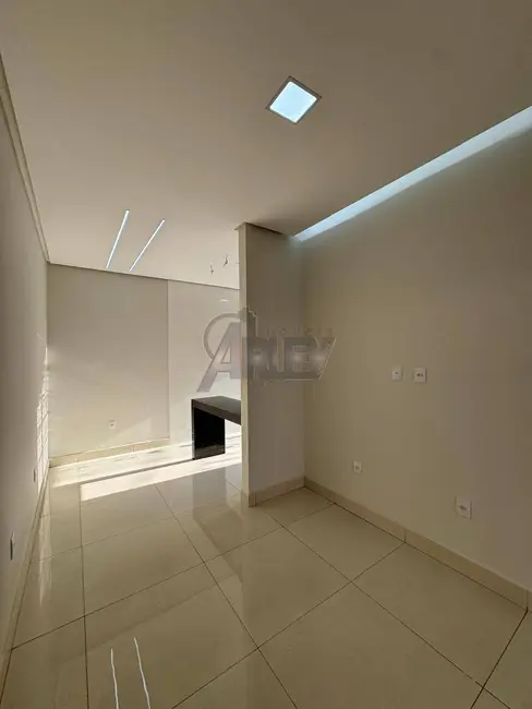 Foto 9 de Casa com 3 quartos à venda, 190m2 em Delfino Magalhães, Montes Claros - MG