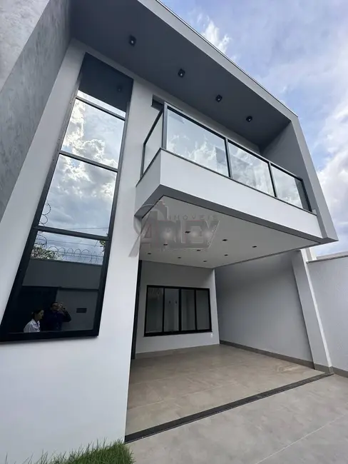 Foto 1 de Casa com 3 quartos à venda, 140m2 em Ibituruna, Montes Claros - MG