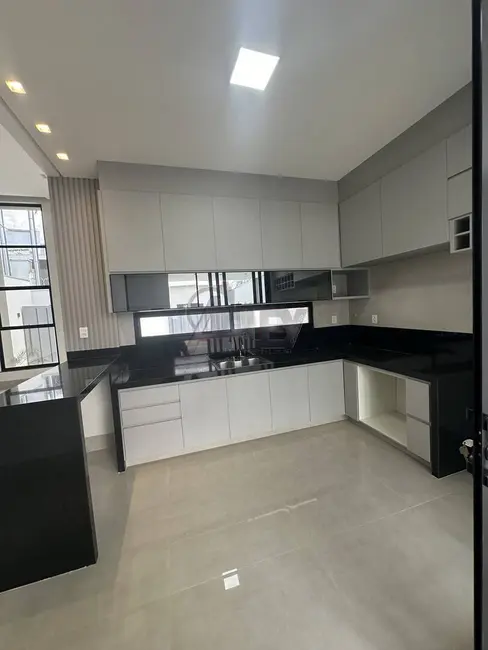 Foto 5 de Casa com 3 quartos à venda, 215m2 em Ibituruna, Montes Claros - MG