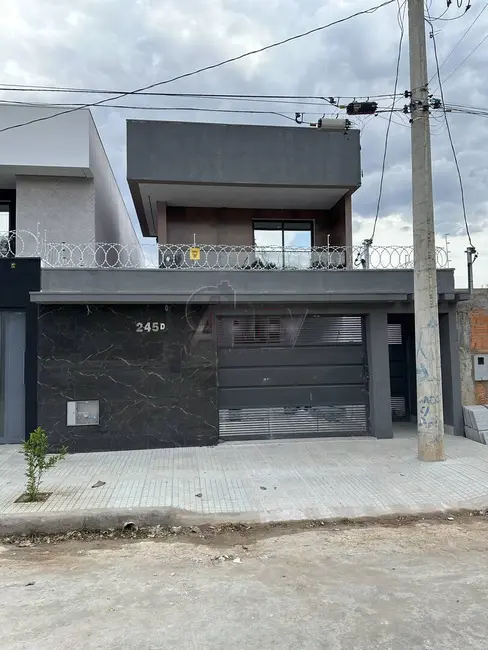 Foto 1 de Casa com 3 quartos à venda, 250m2 em Ibituruna, Montes Claros - MG