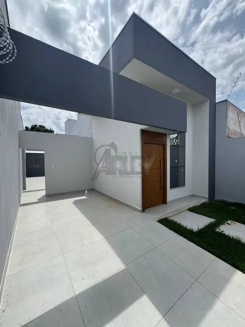 Foto 2 de Casa com 3 quartos à venda, 135m2 em Maracanã, Montes Claros - MG