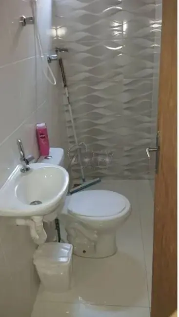 Foto 3 de Casa com 3 quartos à venda em Santa Lúcia, Montes Claros - MG