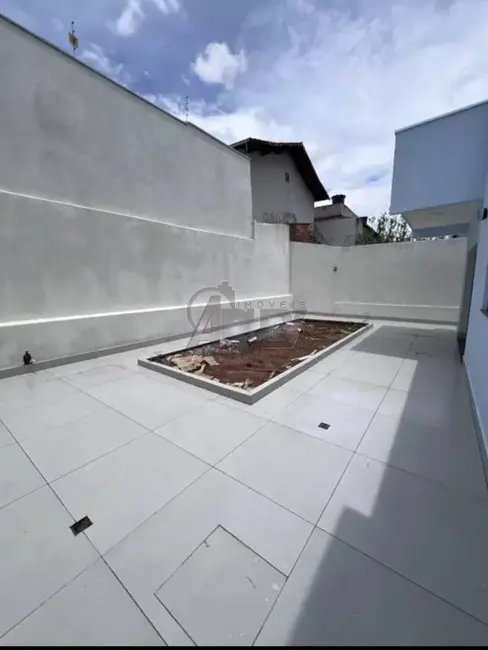 Foto 5 de Casa com 3 quartos à venda em Todos os Santos, Montes Claros - MG