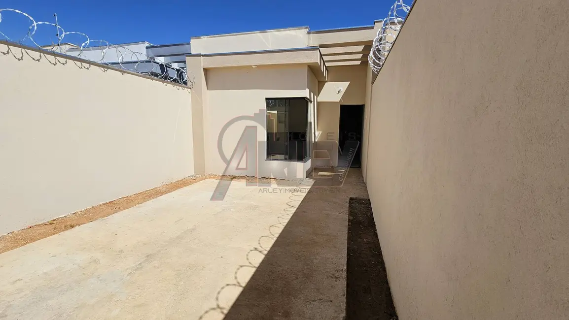 Foto 1 de Casa com 3 quartos à venda em Independência, Montes Claros - MG