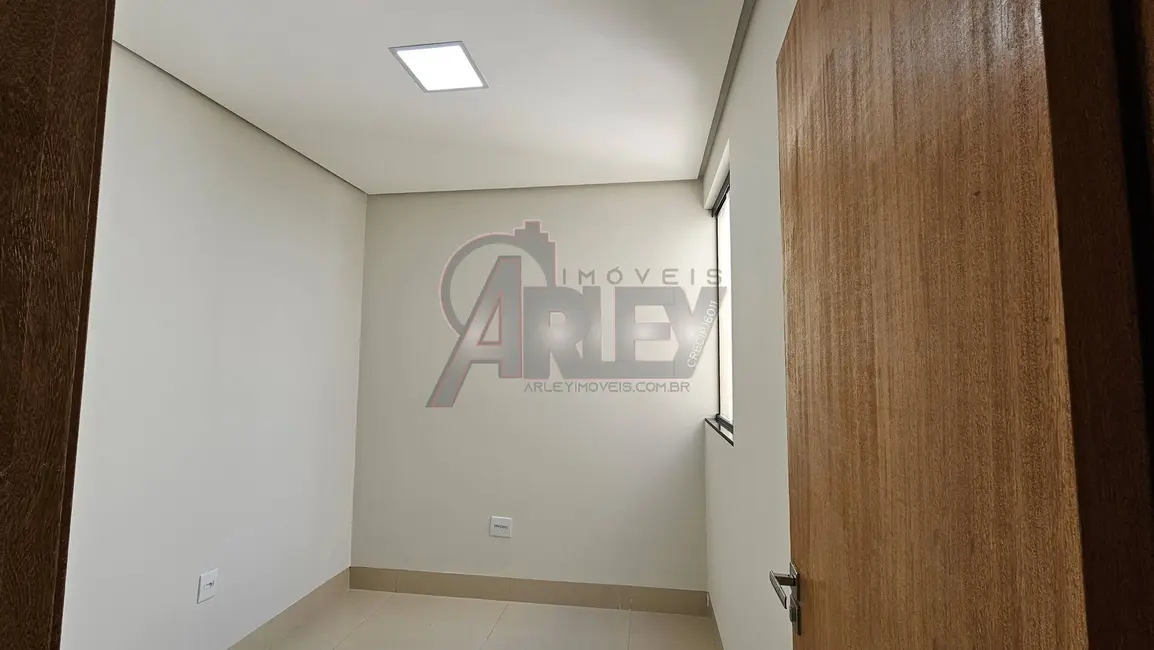 Foto 8 de Casa com 3 quartos à venda em Independência, Montes Claros - MG