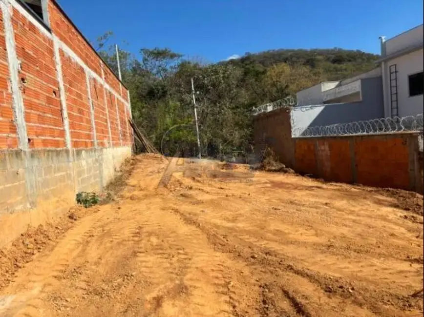 Terreno / Lote à venda, 170m2 em Montes Claros - MG - imagem 3 Foto 3 de Terreno / Lote à venda, 170m2 em Montes Claros - MG