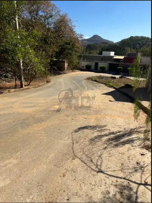 Foto 2 de Terreno / Lote à venda, 170m2 em Montes Claros - MG
