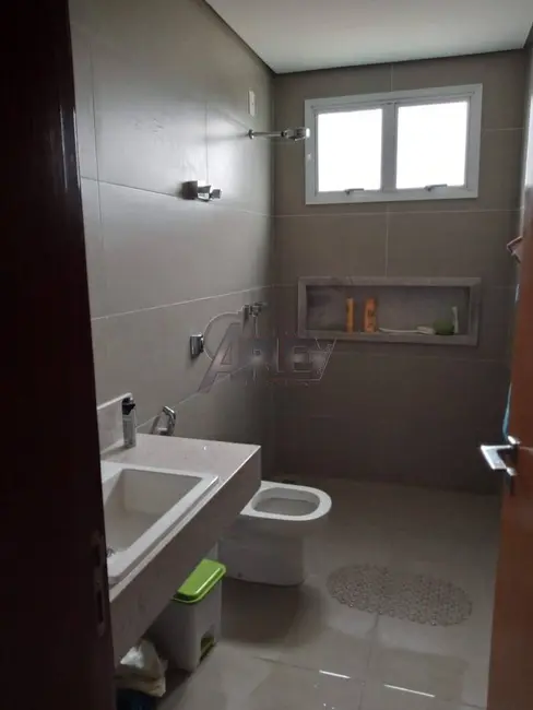 Casa com 5 quartos à venda, 1080m2 em Montes Claros - MG - imagem 6 Foto 6 de Casa com 5 quartos à venda, 1080m2 em Montes Claros - MG