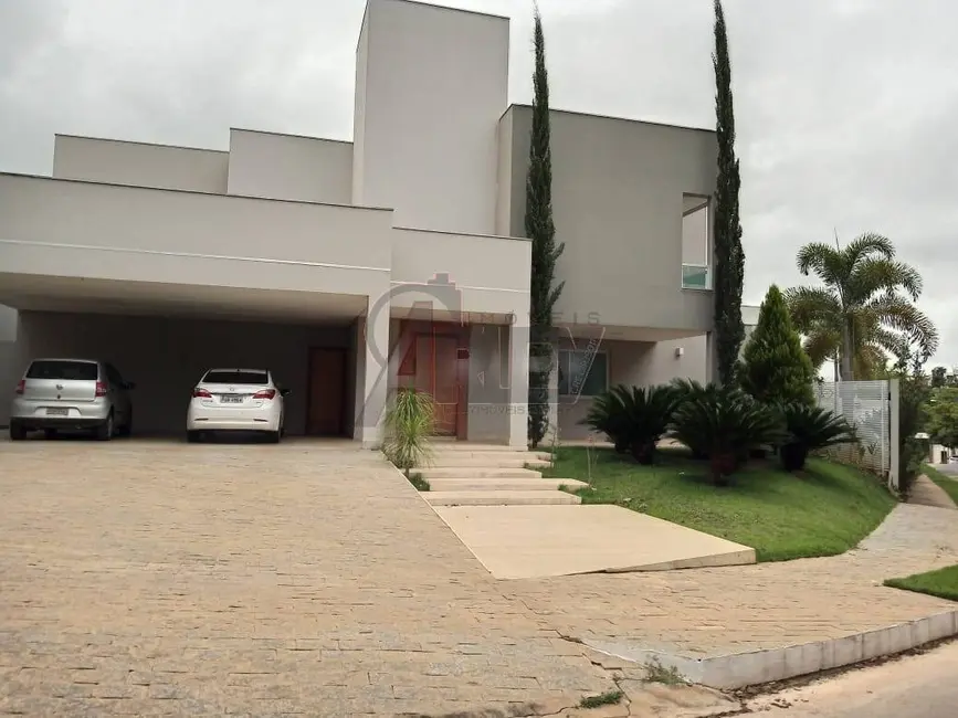 Casa com 5 quartos à venda, 1080m2 em Montes Claros - MG - imagem 2 Foto 2 de Casa com 5 quartos à venda, 1080m2 em Montes Claros - MG