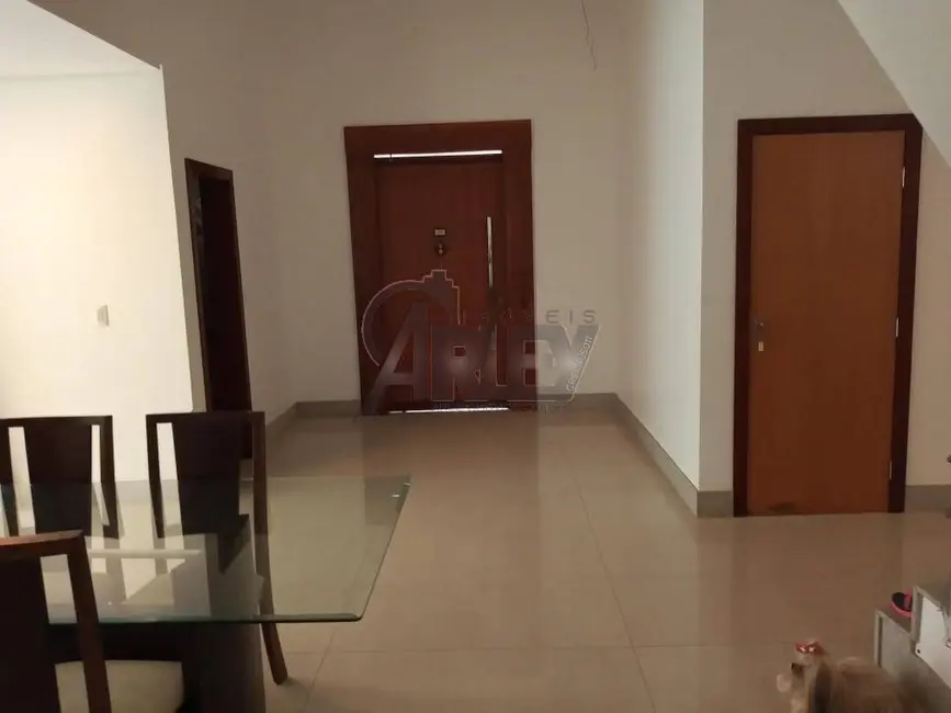 Casa com 5 quartos à venda, 1080m2 em Montes Claros - MG - imagem 9 Foto 9 de Casa com 5 quartos à venda, 1080m2 em Montes Claros - MG