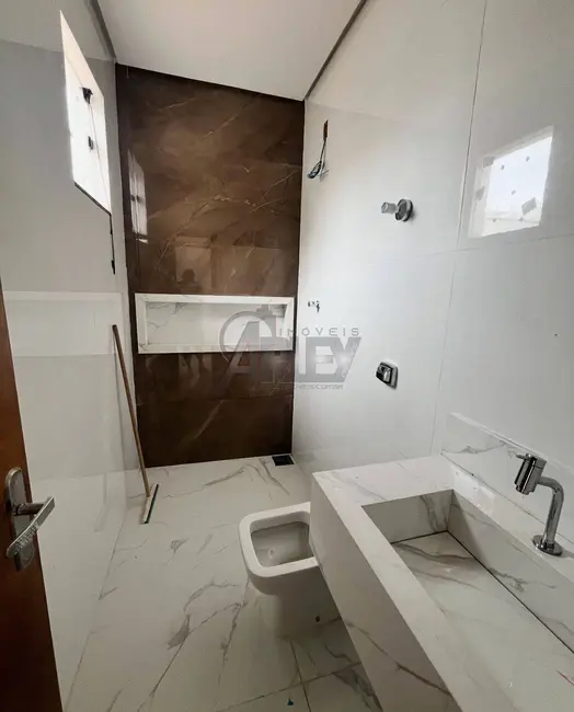 Foto 8 de Casa com 3 quartos à venda, 200m2 em Montes Claros - MG