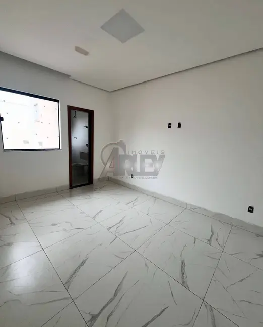 Foto 9 de Casa com 3 quartos à venda, 200m2 em Montes Claros - MG