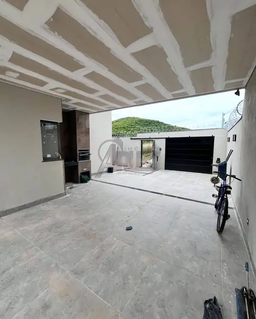 Foto 3 de Casa com 3 quartos à venda, 200m2 em Montes Claros - MG