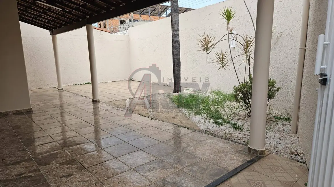 Foto 4 de Casa com 3 quartos à venda, 220m2 em Montes Claros - MG