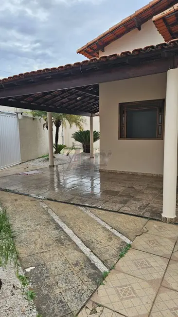 Foto 5 de Casa com 3 quartos à venda, 220m2 em Montes Claros - MG