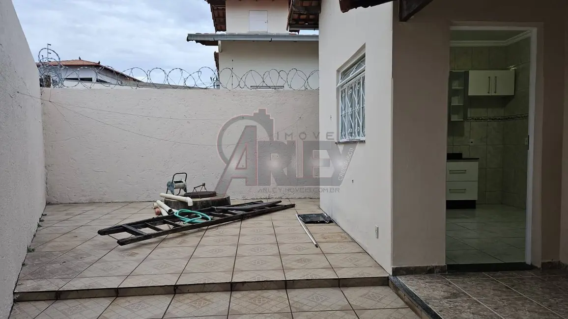 Foto 8 de Casa com 3 quartos à venda, 220m2 em Montes Claros - MG