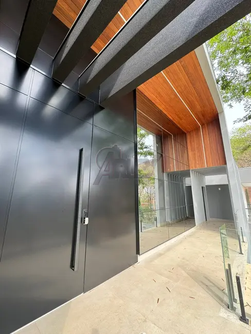 Foto 4 de Casa com 5 quartos à venda e para alugar em Montes Claros - MG