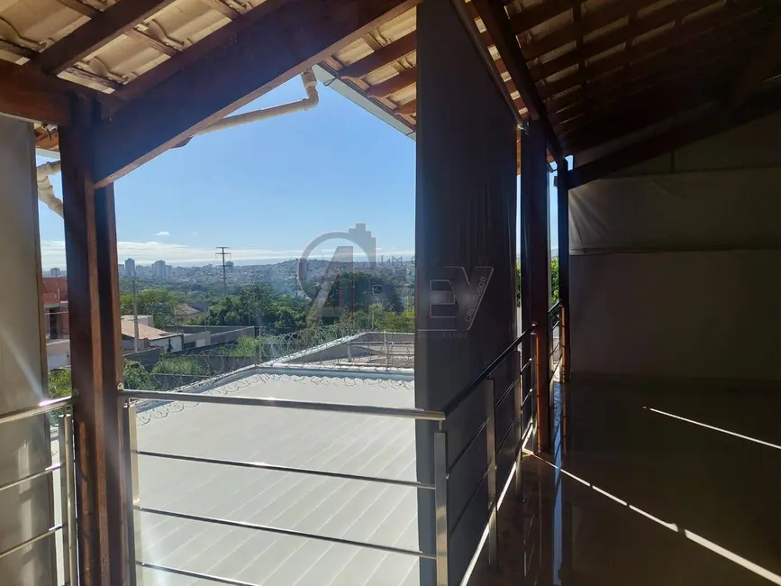 Foto 4 de Casa com 5 quartos à venda em Jardim Liberdade, Montes Claros - MG