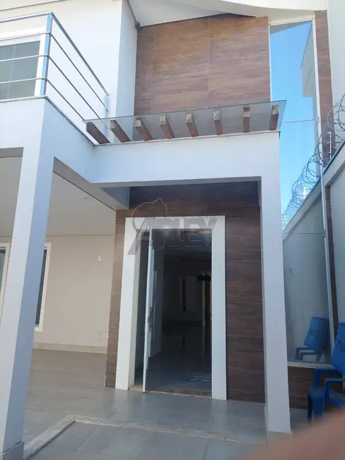 Foto 2 de Casa com 5 quartos à venda em Jardim Liberdade, Montes Claros - MG