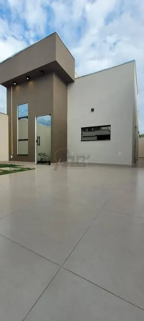 Foto 3 de Casa com 3 quartos à venda, 126m2 em Montes Claros - MG