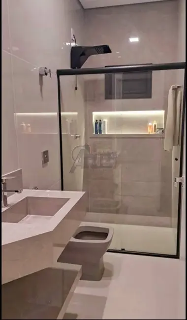 Foto 5 de Casa com 3 quartos à venda, 200m2 em Montes Claros - MG