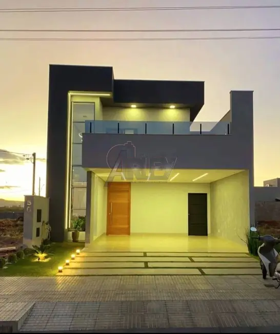 Foto 1 de Casa com 3 quartos à venda, 200m2 em Montes Claros - MG