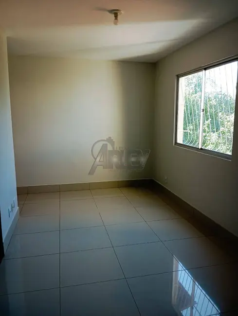 Foto 2 de Apartamento com 2 quartos à venda em Canelas, Montes Claros - MG