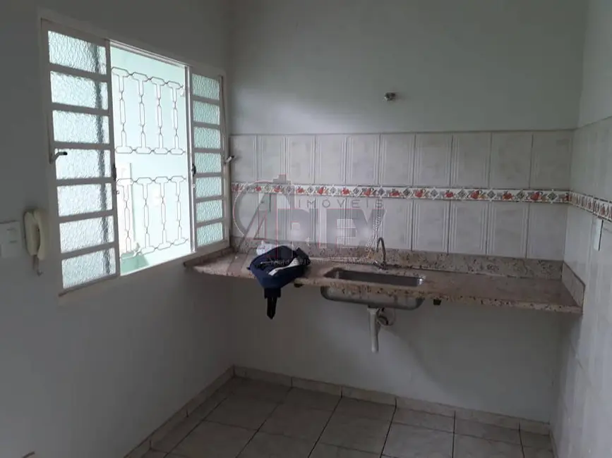 Casa com 4 quartos à venda, 150m2 em Maracanã, Montes Claros - MG - imagem 5 Foto 5 de Casa com 4 quartos à venda, 150m2 em Maracanã, Montes Claros - MG