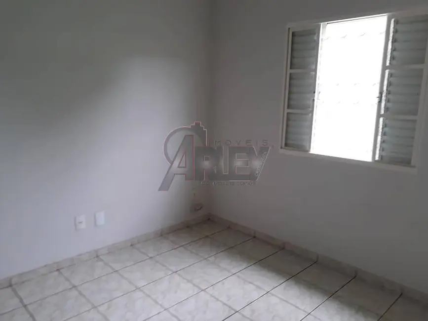 Casa com 4 quartos à venda, 150m2 em Maracanã, Montes Claros - MG - imagem 8 Foto 8 de Casa com 4 quartos à venda, 150m2 em Maracanã, Montes Claros - MG