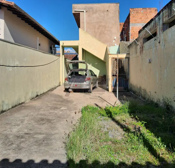 Foto 1 de Casa com 4 quartos à venda, 150m2 em Maracanã, Montes Claros - MG