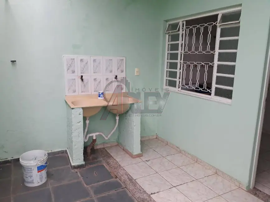 Casa com 4 quartos à venda, 150m2 em Maracanã, Montes Claros - MG - imagem 4 Foto 4 de Casa com 4 quartos à venda, 150m2 em Maracanã, Montes Claros - MG