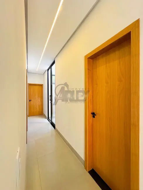 Foto 9 de Casa com 3 quartos à venda, 180m2 em Montes Claros - MG