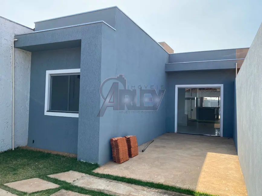 Foto 1 de Casa com 3 quartos à venda, 180m2 em Santa Rafaela, Montes Claros - MG