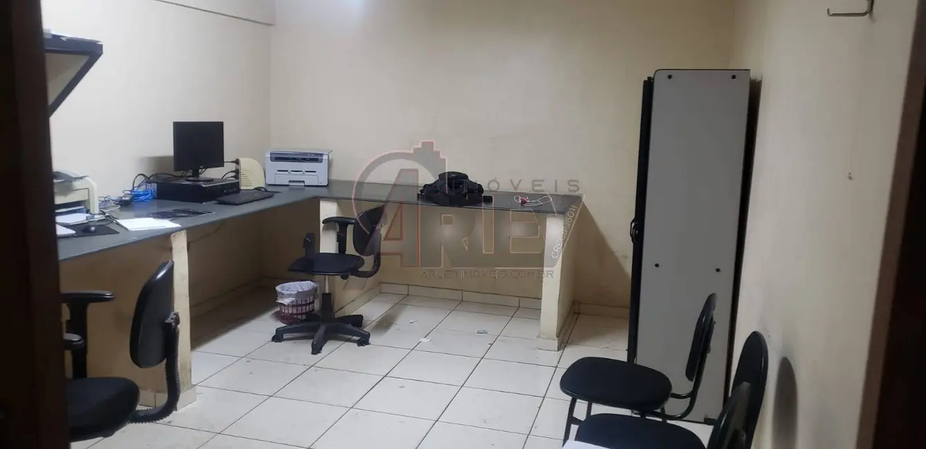 Foto 4 de Sala Comercial à venda em Montes Claros - MG