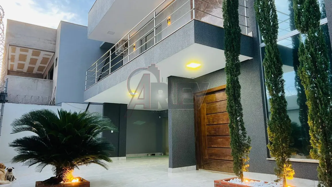 Foto 1 de Casa de Condomínio com 4 quartos à venda e para alugar em Montes Claros - MG