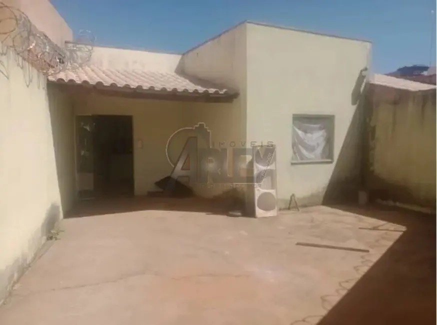 Foto 1 de Casa com 2 quartos à venda, 125m2 em Antônio Pimenta, Montes Claros - MG