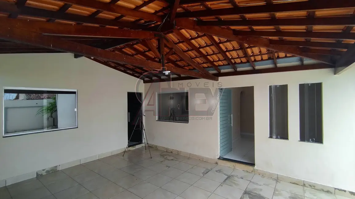 Foto 4 de Casa com 4 quartos à venda em Monte Carmelo, Montes Claros - MG