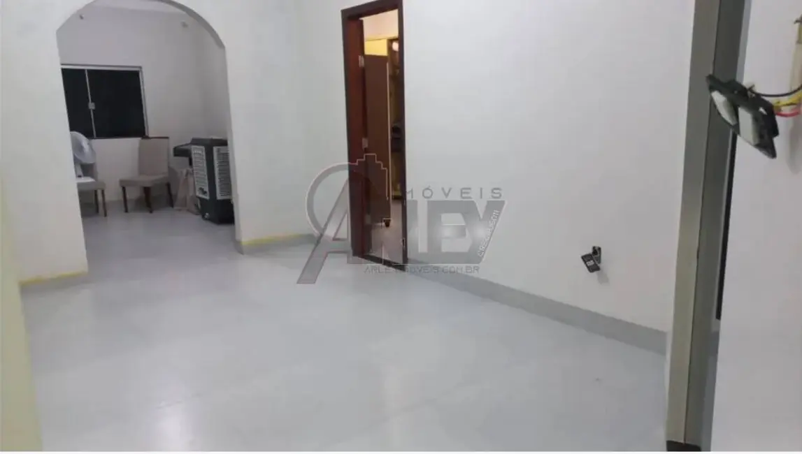 Foto 9 de Casa com 3 quartos à venda, 360m2 em Santa Laura, Montes Claros - MG