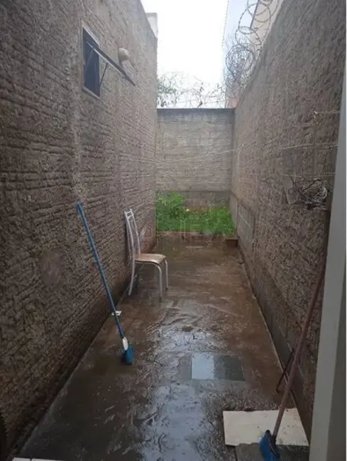 Foto 3 de Casa com 3 quartos à venda em Montes Claros - MG