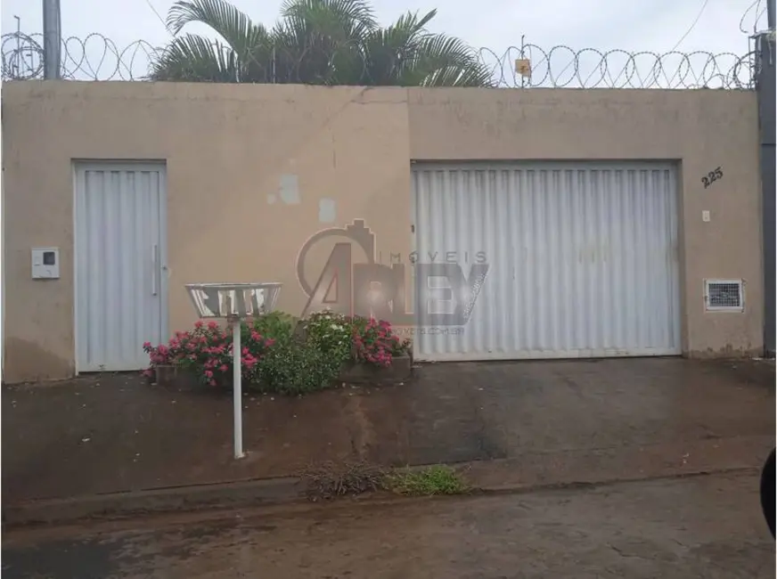 Foto 1 de Casa com 3 quartos à venda em Montes Claros - MG