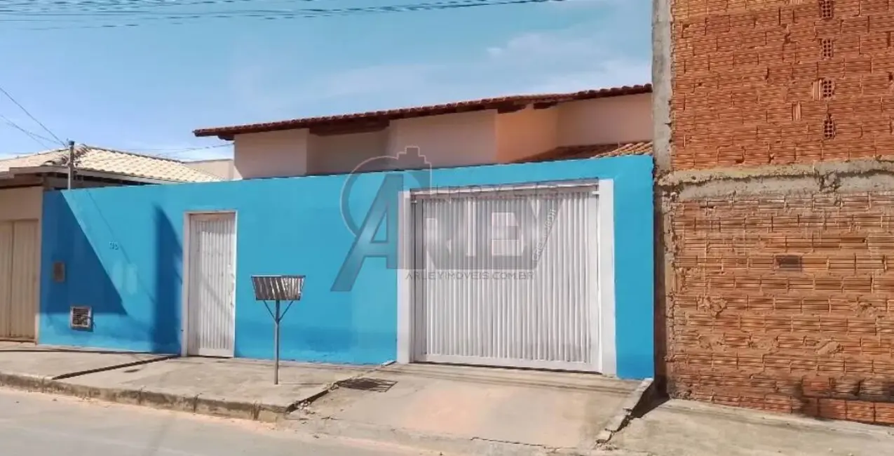 Foto 2 de Casa com 3 quartos à venda, 200m2 em Carmelo, Montes Claros - MG