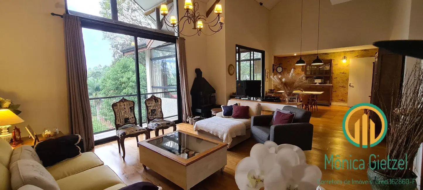 Casa de Condomínio com 3 quartos à venda, 900m2 em Granja Viana, Cotia - SP - imagem 2 Foto 2 de Casa de Condomínio com 3 quartos à venda, 900m2 em Granja Viana, Cotia - SP